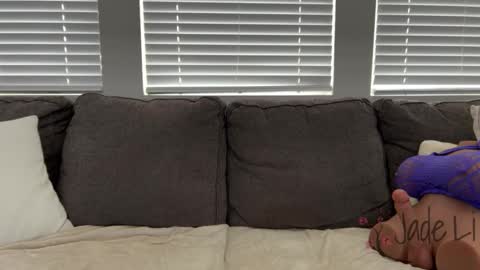 Jade Li online show from December 17, 9:10 pm