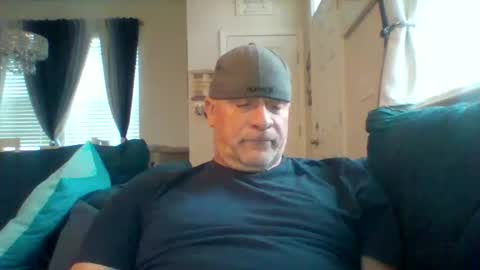 Snapshot of hotyummycock69 chatting on January 18, 3:27 pm hotyummycock69 online show from January 18, 3:27 pm