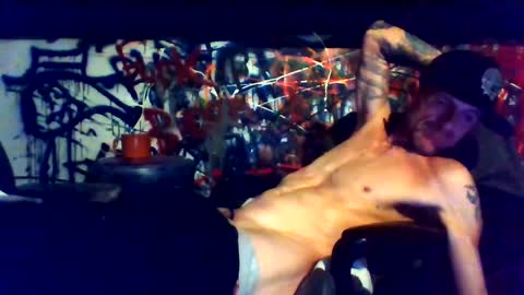 Snapshot of howbowdadareboy33 chatting on December 17, 8:23 am ask me online show from December 17, 8:23 am