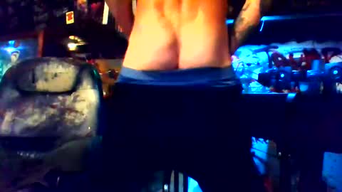 Snapshot of howbowdadareboy33 chatting on December 25, 8:29 am ask me online show from December 25, 8:29 am