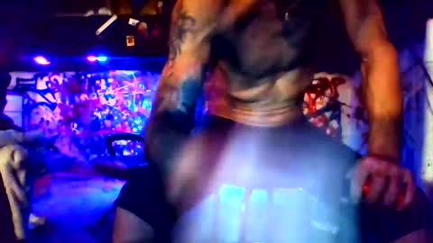 Snapshot of howbowdadareboy33 chatting on January 10, 8:07 am ask me online show from January 10, 8:07 am