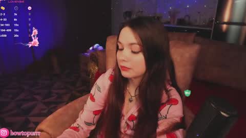 Mia online show from April 22, 5:25 pm