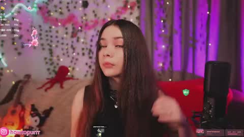 Mia online show from May 18, 5:41 pm