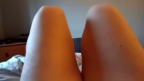 hrnybbwgurrll1993 online show from December 19, 3:41 pm