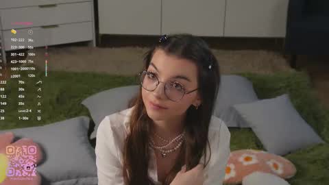 Diane online show from October 16, 7:04 pm