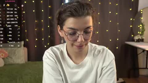 Snapshot of huba_booba chatting on May 20, 8:20 am Diane online show from May 20, 8:20 am