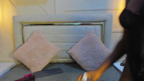 Snapshot of huddah_cam chatting on January 2, 5:07 pm huddah online show from January 2, 5:07 pm