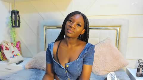 Snapshot of huddah_cam chatting on January 13, 11:30 am huddah online show from January 13, 11:30 am