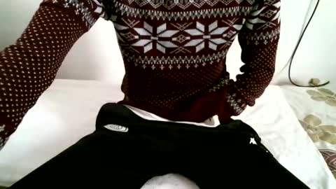 Snapshot of hug_me chatting on January 26, 12:01 pm Keanu online show from January 26, 12:01 pm