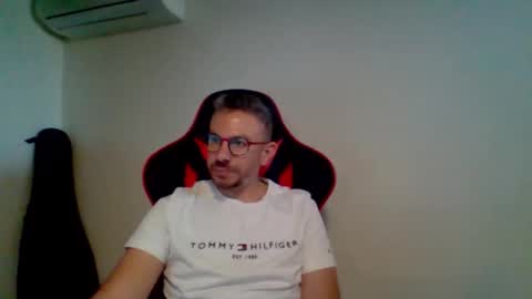 Snapshot of huge__cumshot chatting on November 12, 12:49 pm huge__cumshot online show from November 12, 12:49 pm