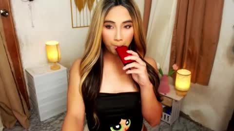 Snapshot of hugeasiancockandrea chatting on October 26, 1:50 pm drea online show from October 26, 1:50 pm