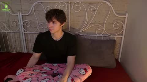 Snapshot of hugebangins_ chatting on November 29, 4:26 am ANTHONY online show from November 29, 4:26 am