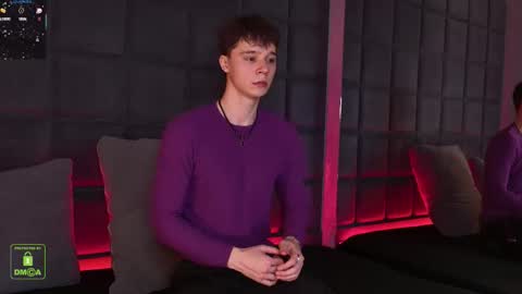 Snapshot of hugebangins_ chatting on December 2, 3:29 pm ANTHONY online show from December 2, 3:29 pm