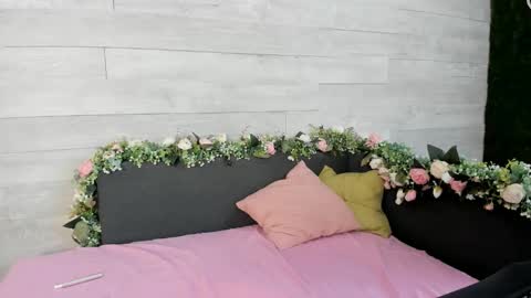 Snapshot of hugeboobserin chatting on March 11, 7:37 am Erin online show from March 11, 7:37 am