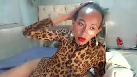 hugecock_caramel online show from April 30, 9:30 pm