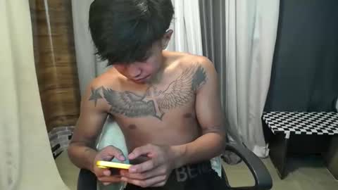 Snapshot of hugecockchristian chatting on December 1, 10:53 am hugecockchristian online show from December 1, 10:53 am