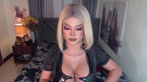 Christine online show from January 12, 2:52 pm