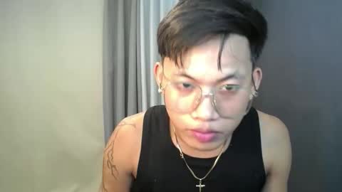 hugecockjames09 online show from September 22, 6:37 am