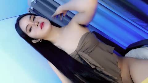Snapshot of hugecockyanny chatting on April 2, 10:40 pm Yhanie online show from April 2, 10:40 pm