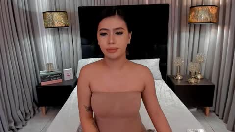 Snapshot of hugeirish2003 chatting on November 8, 3:07 am Irish online show from November 8, 3:07 am