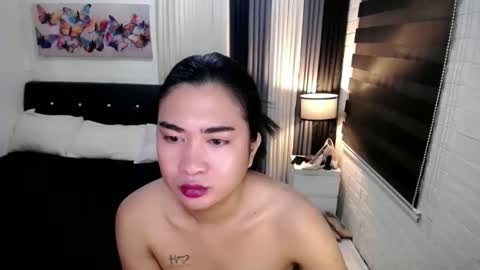 Snapshot of hugemusclecockts chatting on December 19, 6:59 pm yesha fox online show from December 19, 6:59 pm