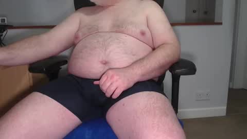 Snapshot of huggie_bear69 chatting on February 23, 7:44 am Huggie Bear online show from February 23, 7:44 am