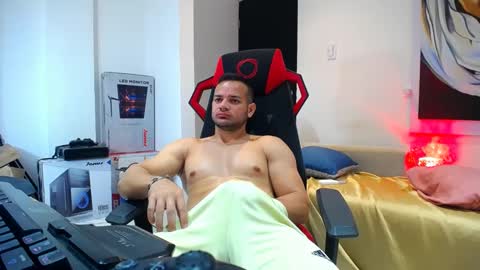 Snapshot of hugo_19cm chatting on September 18, 4:09 pm hugo19cm online show from September 18, 4:09 pm