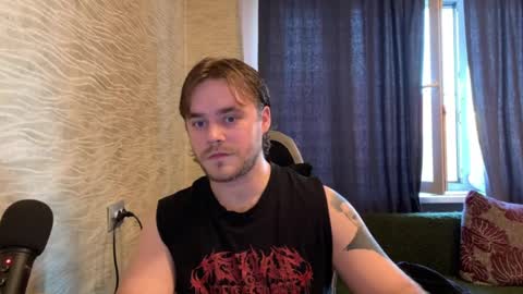 Snapshot of hugo__brad chatting on May 17, 5:09 pm Hugo online show from May 17, 5:09 pm