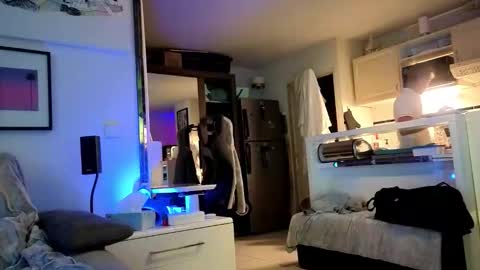 Snapshot of hugolandcam chatting on October 12, 8:41 pm Hugo online show from October 12, 8:41 pm