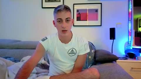 Snapshot of hugolandcam chatting on November 3, 10:21 pm Hugo online show from November 3, 10:21 pm