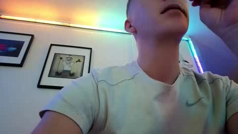 Snapshot of hugolandcam chatting on November 5, 11:27 pm Hugo online show from November 5, 11:27 pm