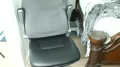 hung74u online show from September 28, 6:02 pm