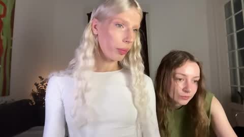 Alice help me reach 100 likes  online show from April 19, 11:31 am