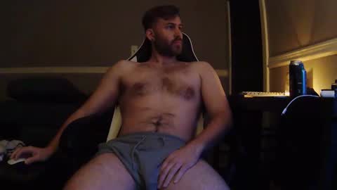 Snapshot of hungbro_420 chatting on January 17, 2:05 am hungbro_420 online show from January 17, 2:05 am