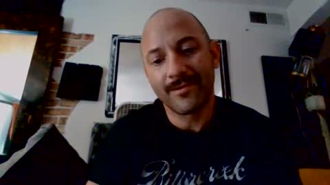 hungherowithoutacape online show from June 22, 5:21 pm