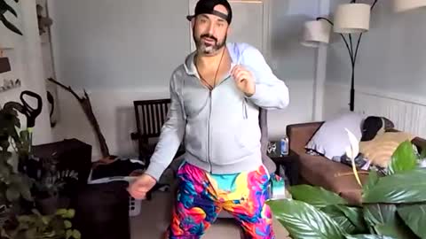 Snapshot of hungitalian40 chatting on April 24, 4:42 pm hungitalian40 online show from April 24, 4:42 pm