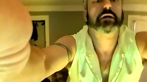 Snapshot of hungitalian40 chatting on May 9, 1:38 pm hungitalian40 online show from May 9, 1:38 pm