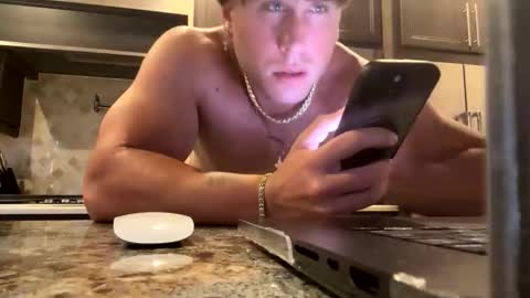 Snapshot of hungkingg22 chatting on November 18, 3:49 pm hungkingg22 online show from November 18, 3:49 pm