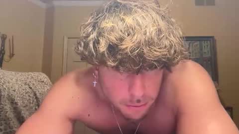 Snapshot of hungkingg22 chatting on January 5, 7:06 pm hungkingg22 online show from January 5, 7:06 pm