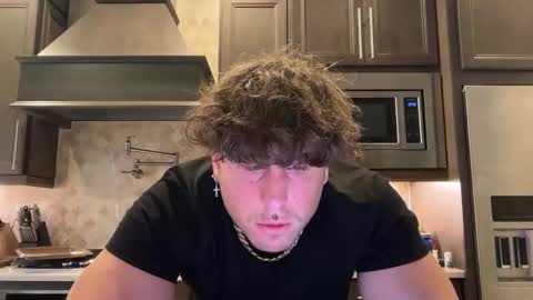 Snapshot of hungkingg22 chatting on January 8, 7:05 pm hungkingg22 online show from January 8, 7:05 pm