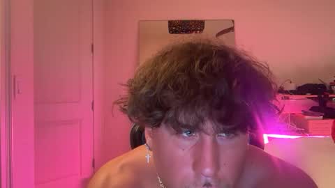 Snapshot of hungkingg22 chatting on February 5, 4:00 pm hungkingg22 online show from February 5, 4:00 pm