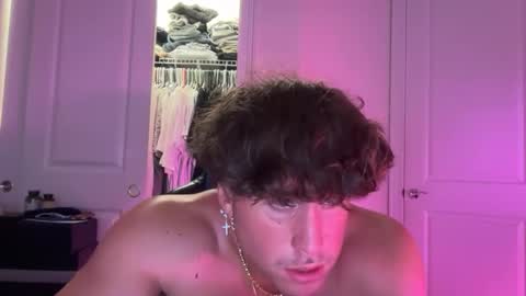 Snapshot of hungkingg22 chatting on February 14, 5:10 pm hungkingg22 online show from February 14, 5:10 pm