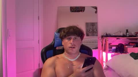 Snapshot of hungkingg22 chatting on February 18, 4:58 pm hungkingg22 online show from February 18, 4:58 pm