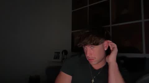 Snapshot of hungkingg22 chatting on February 19, 11:34 pm hungkingg22 online show from February 19, 11:34 pm