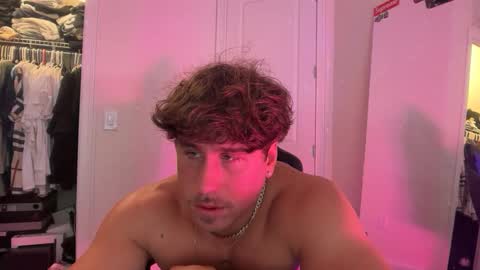 Snapshot of hungkingg22 chatting on April 2, 4:04 pm hungkingg22 online show from April 2, 4:04 pm