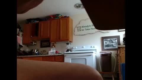 hunglikeahorse063790 online show from April 23, 9:17 pm