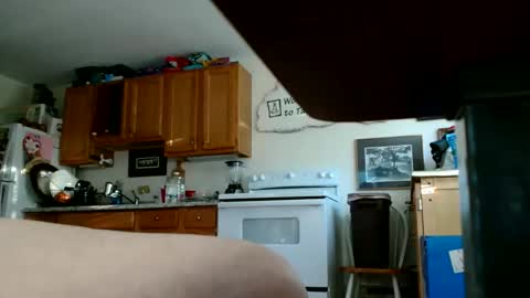 hunglikeahorse063790 online show from April 24, 10:34 pm