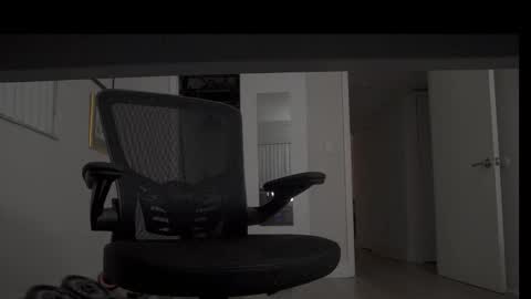 Snapshot of hungpiercedcock chatting on December 17, 12:05 am Mr. Dom online show from December 17, 12:05 am