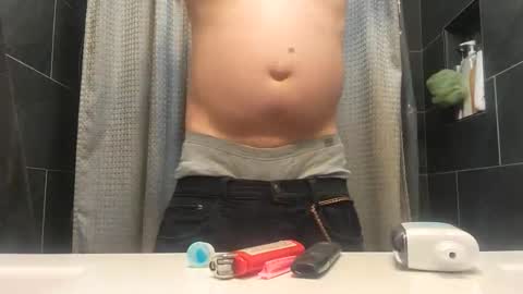 Snapshot of hungstud9792 chatting on December 23, 7:50 am Blondestud9792 online show from December 23, 7:50 am