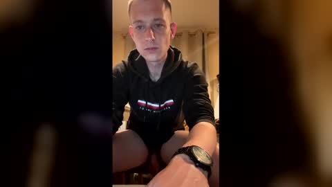 Snapshot of hungteasex chatting on April 20, 10:33 pm HungTeaseX online show from April 20, 10:33 pm
